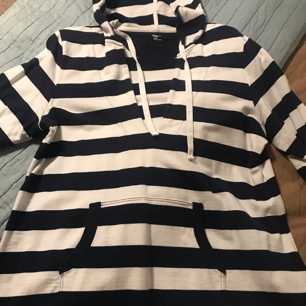 GAP pullover